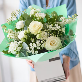 Extra Luxurious Neutral Bouquet